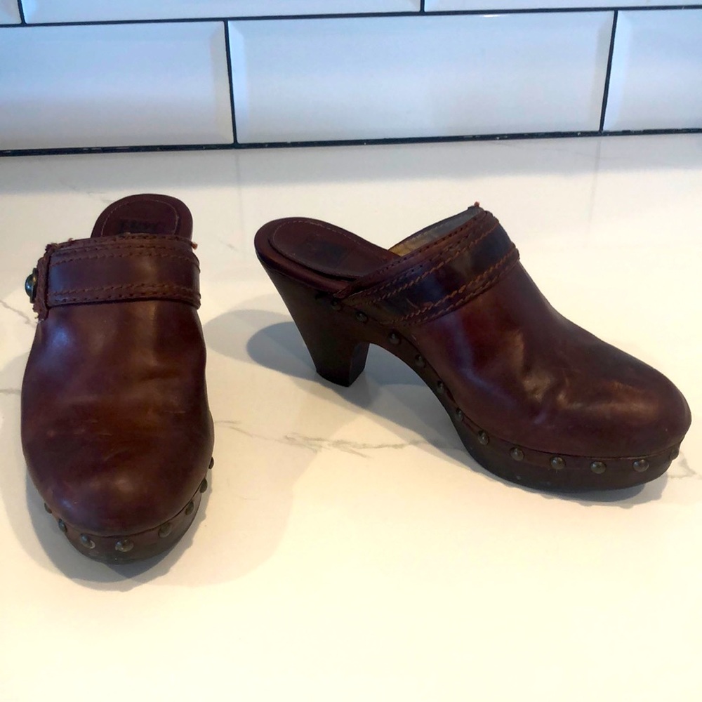 Womens Frye Booties / Clogs (Audra Button Heel)